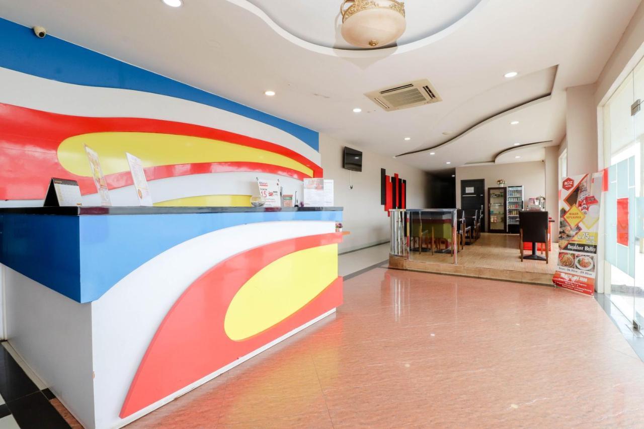 ブリッツ ホテル Batam エクステリア 写真
