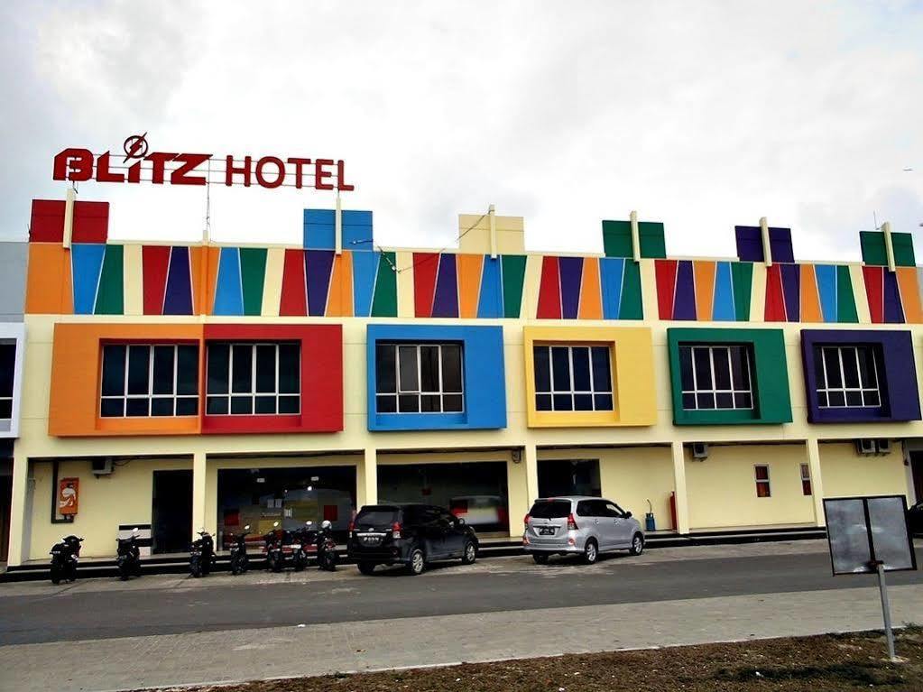 ブリッツ ホテル Batam エクステリア 写真