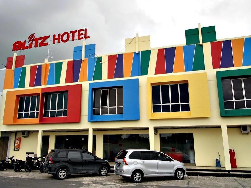 ブリッツ ホテル Batam エクステリア 写真
