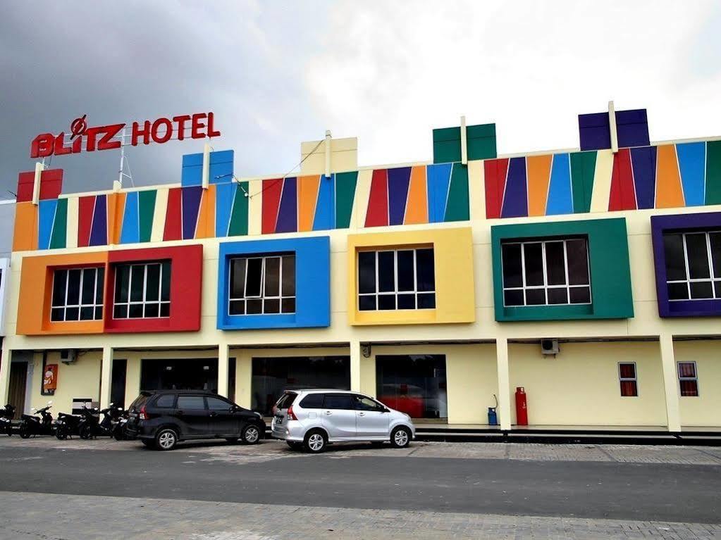 ブリッツ ホテル Batam エクステリア 写真